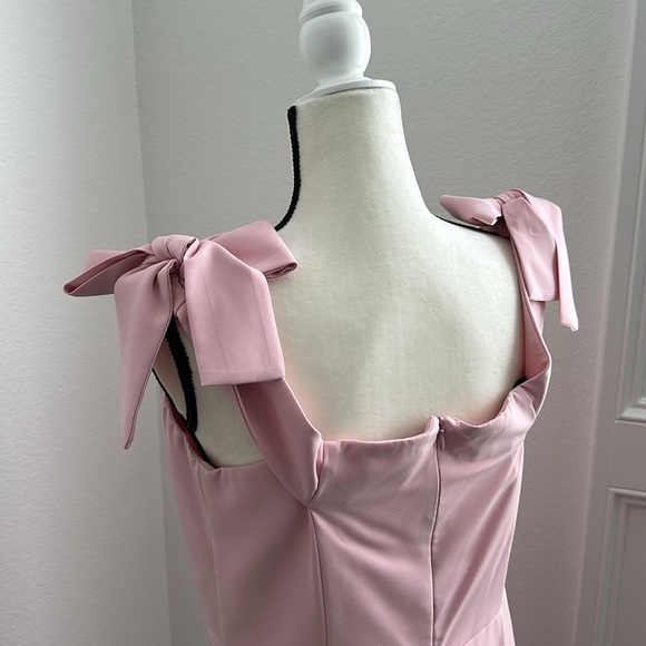 🎀 LAVISH ALICE | Off the Shoulder Dress | Size 10 - Picture 8 of 15